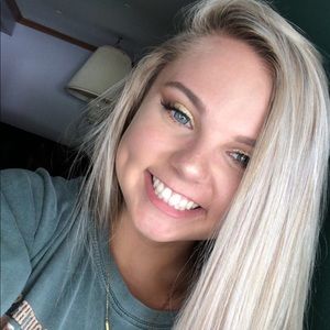 Meet your Posher, Kacey